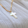 Pendentif Croix bâton nacre